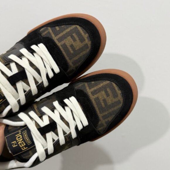 Fendi Match Tobacco Monogram - Picture 3 of 7